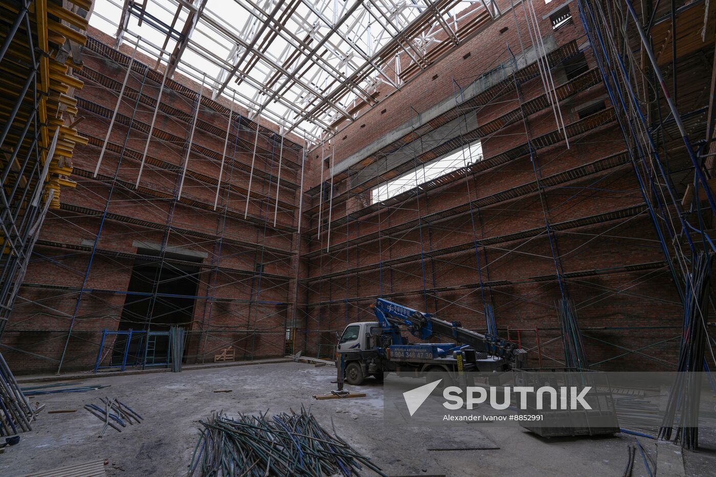 Russia DPR Theatre Rebuilding