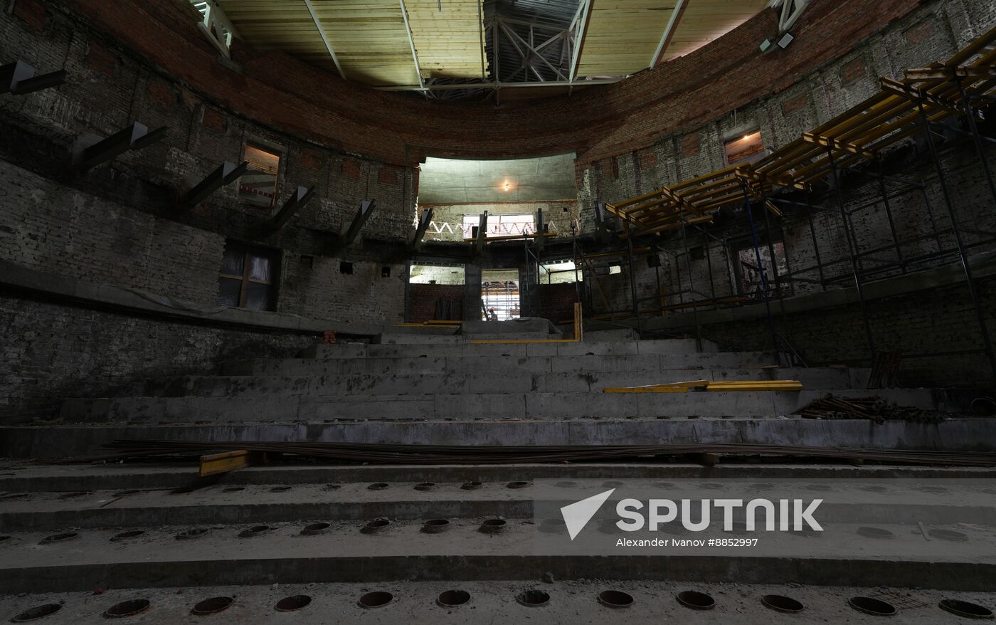 Russia DPR Theatre Rebuilding