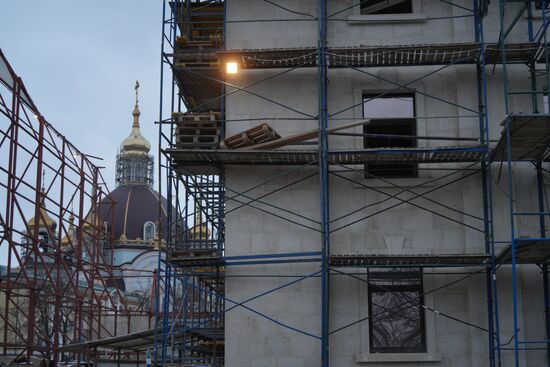 Russia DPR Theatre Rebuilding