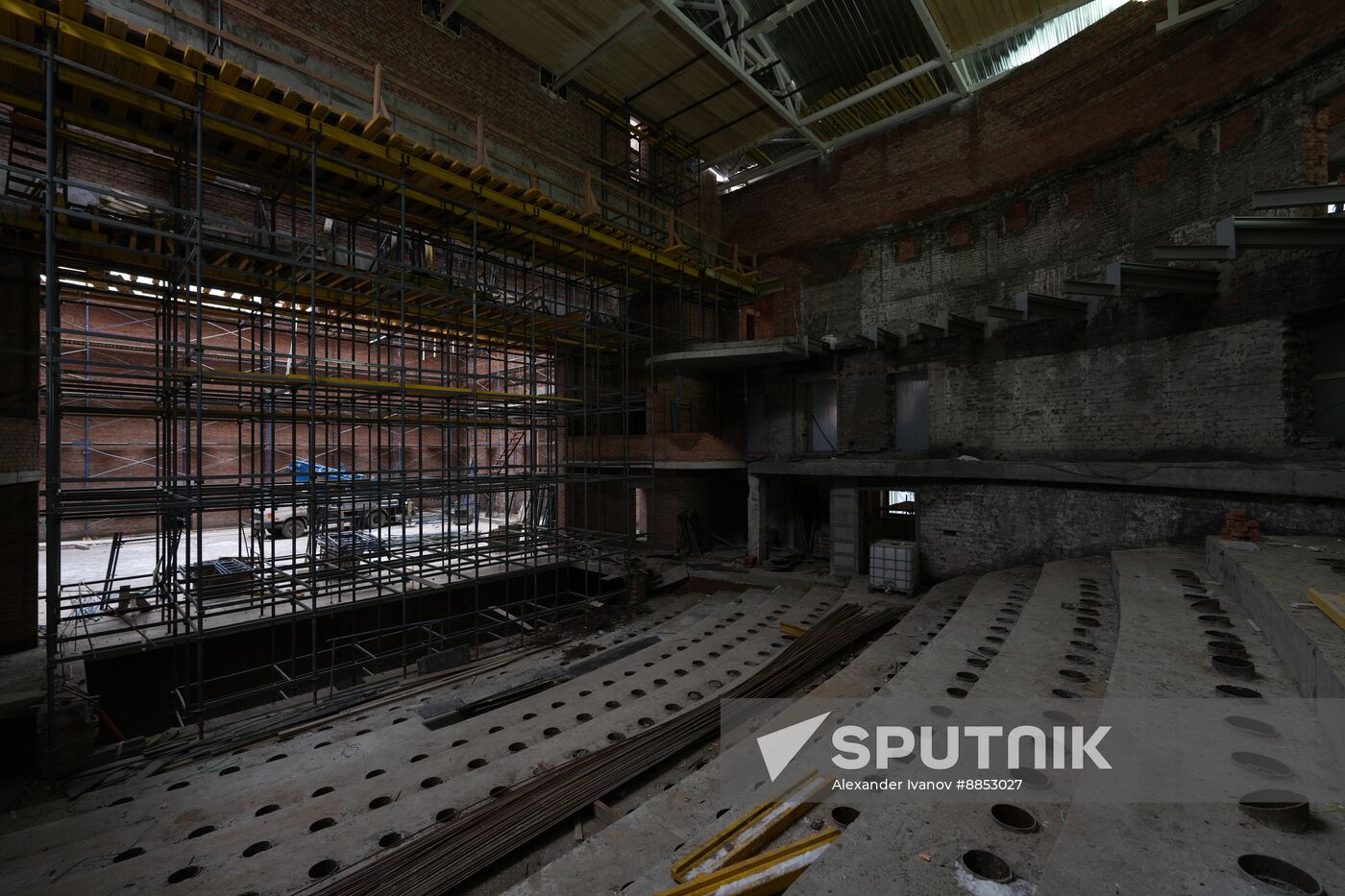 Russia DPR Theatre Rebuilding