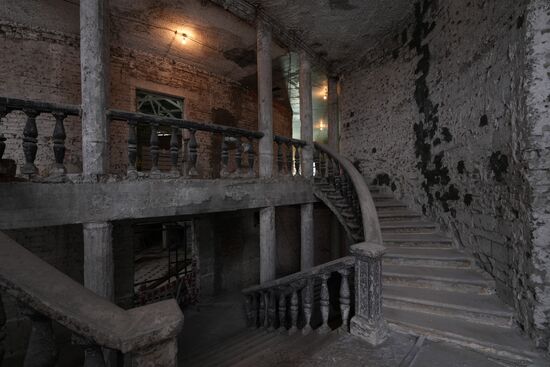 Russia DPR Theatre Rebuilding