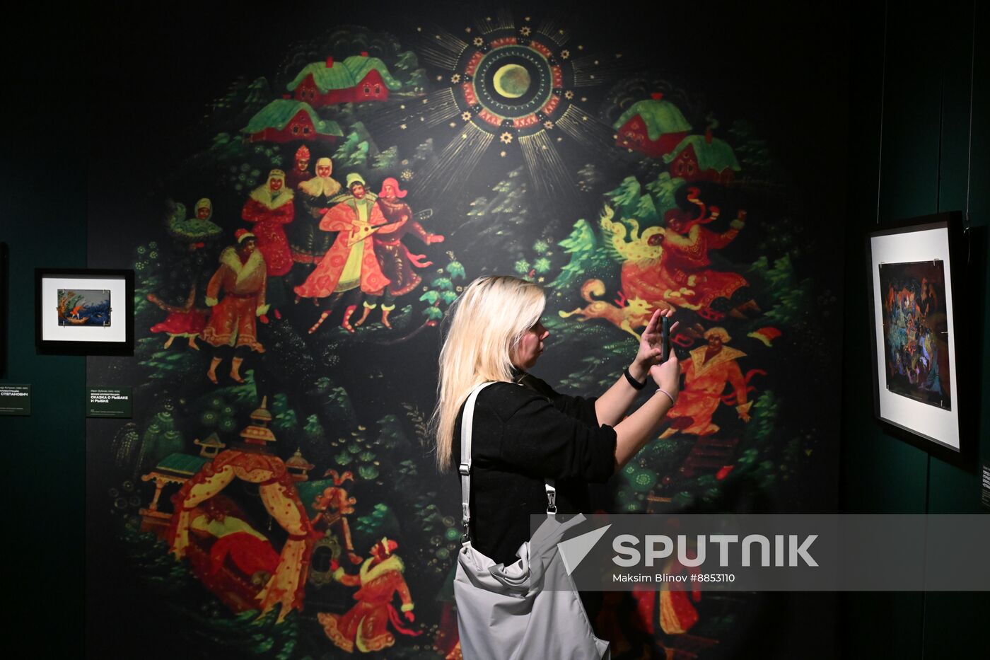 Russia Art Lacquer Painting Exhibition