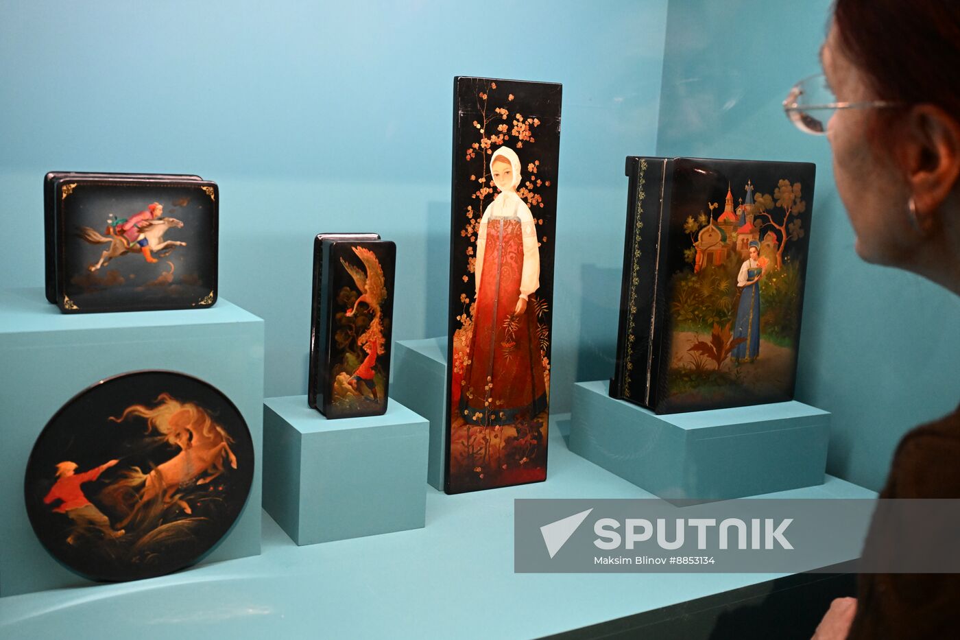 Russia Art Lacquer Painting Exhibition