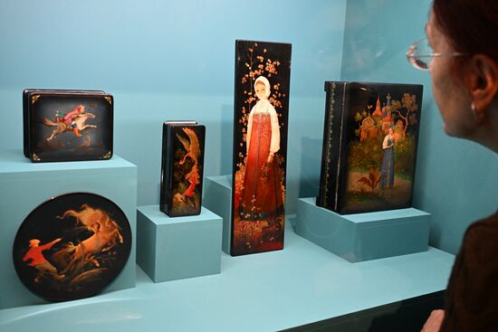 Russia Art Lacquer Painting Exhibition