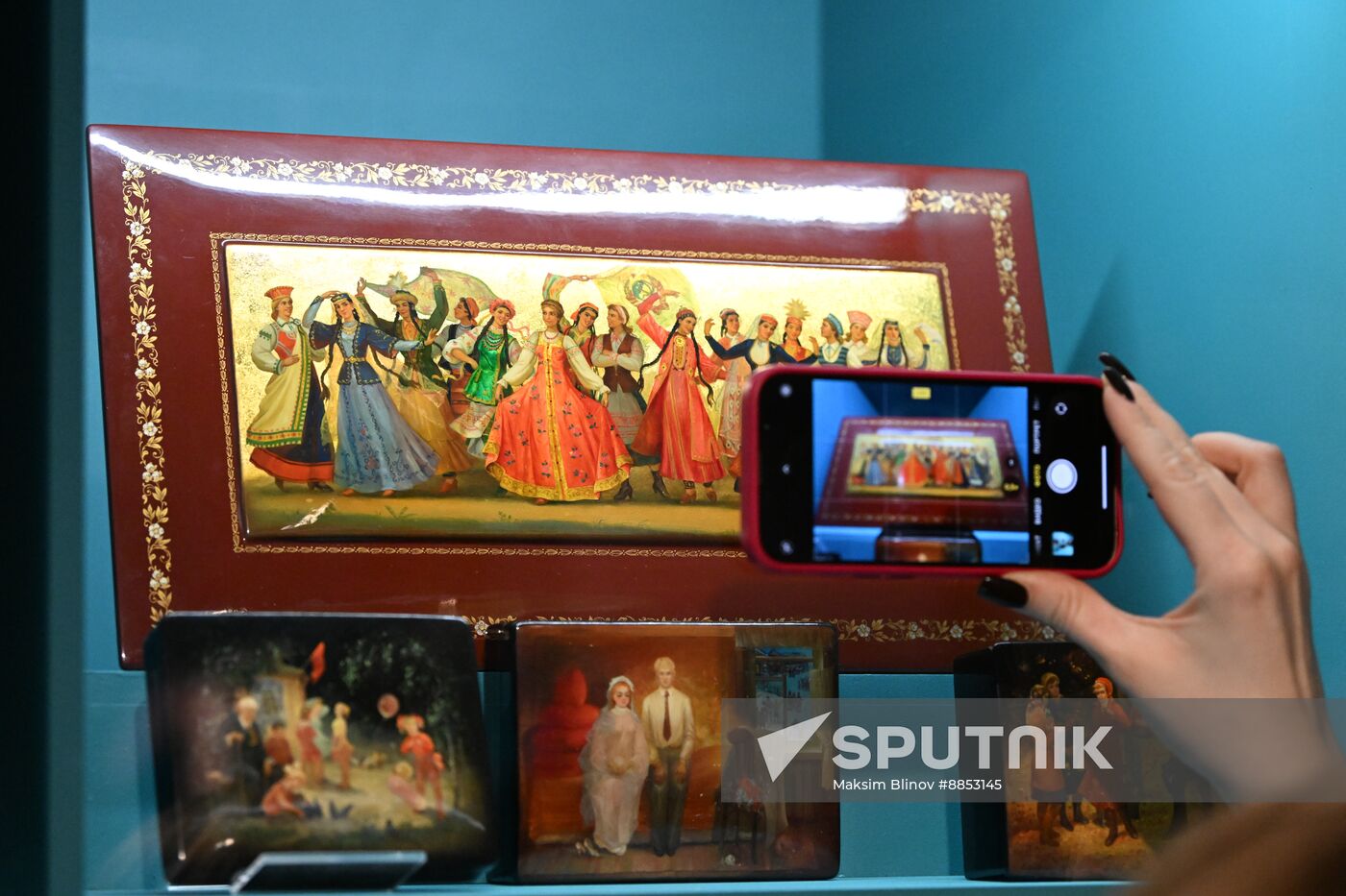 Russia Art Lacquer Painting Exhibition