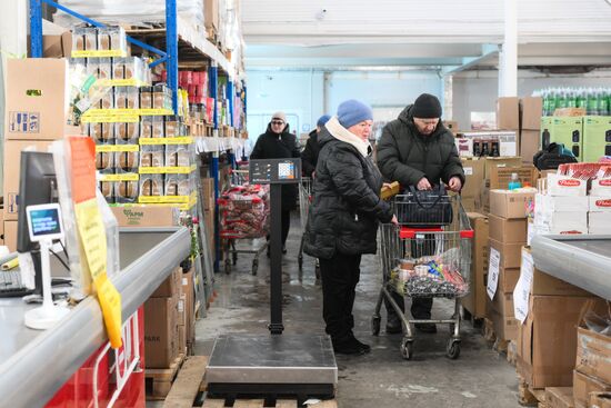 Russia Svetofor Retail Chain Closure