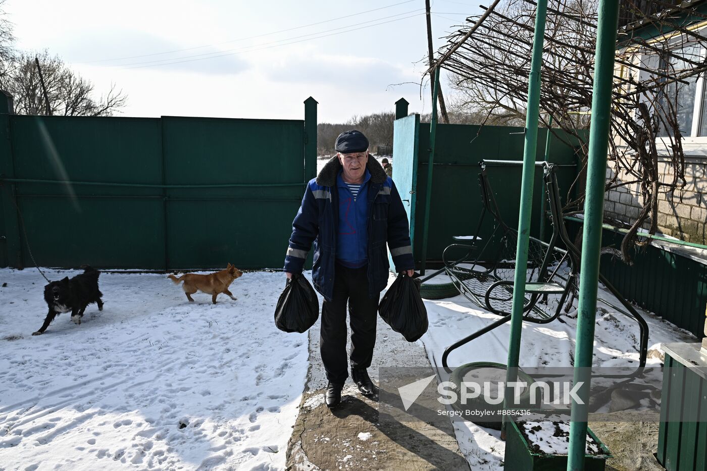 Russia Ukraine Kursk Attack Humanitarian Aid