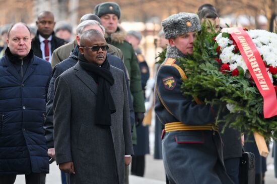 Russia Guinea Bissau Wreath Laying