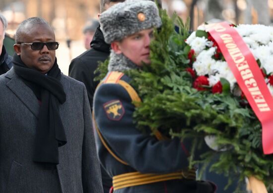 Russia Guinea Bissau Wreath Laying