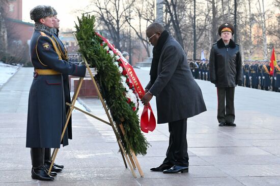 Russia Guinea Bissau Wreath Laying