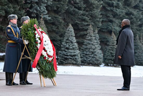 Russia Guinea Bissau Wreath Laying