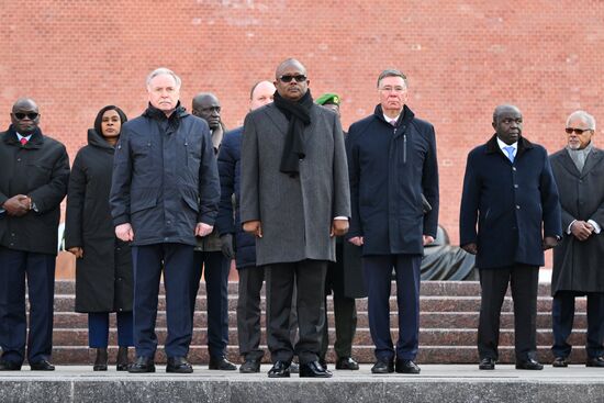 Russia Guinea Bissau Wreath Laying