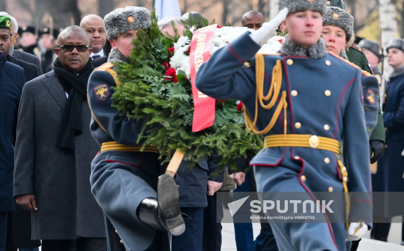 Russia Guinea Bissau Wreath Laying