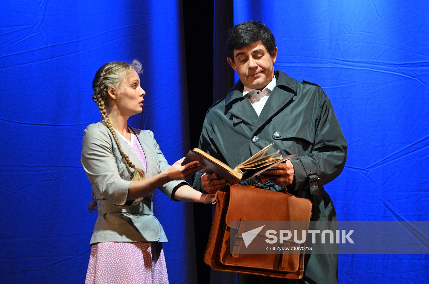 Russia Theatre Good Bye Compere