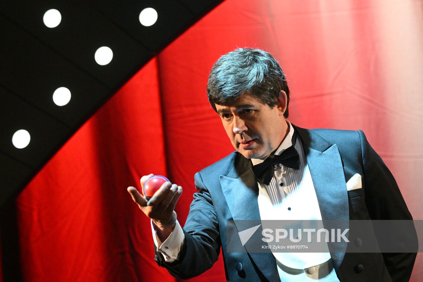 Russia Theatre Good Bye Compere
