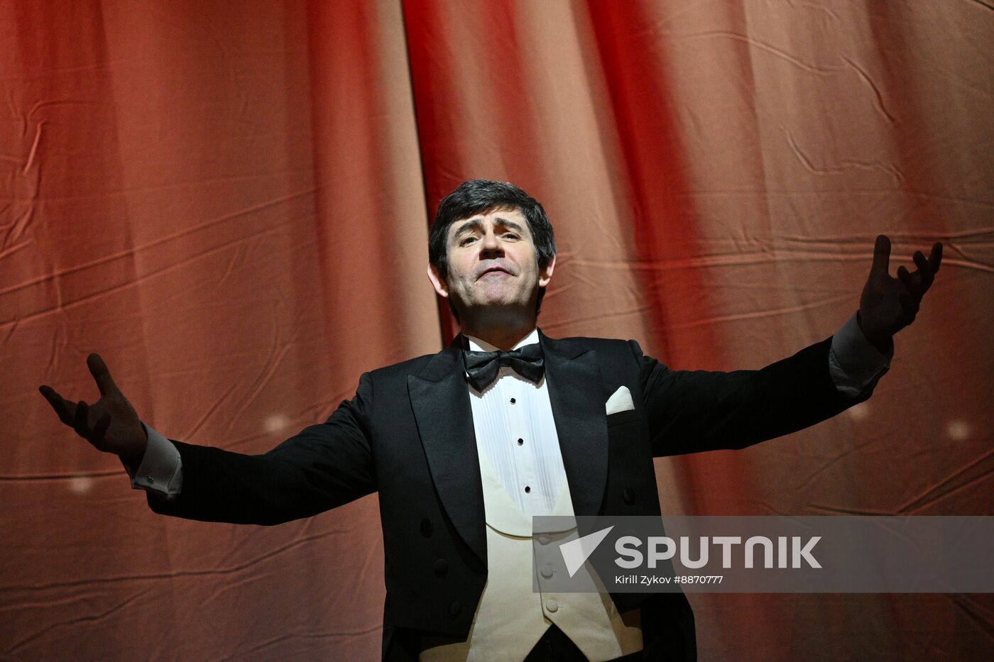 Russia Theatre Good Bye Compere