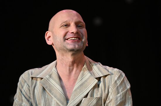 Russia Theatre Good Bye Compere