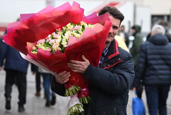 Russia Women’s Day Flowers Selling