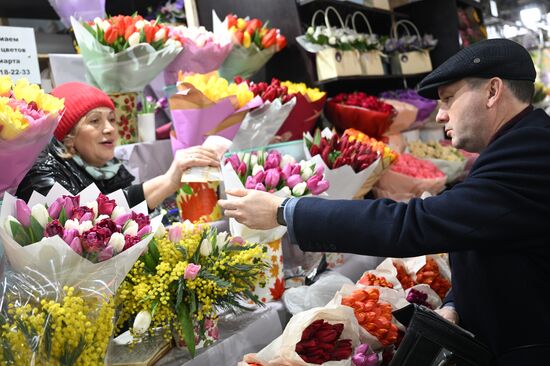 Russia Women’s Day Flowers Selling