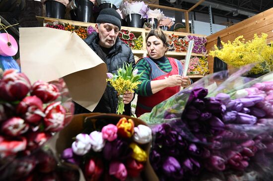 Russia Women’s Day Flowers Selling