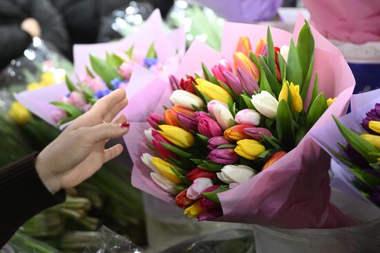 Russia Women’s Day Flowers Selling