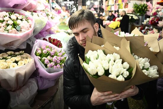 Russia Women’s Day Flowers Selling