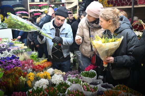 Russia Women’s Day Flowers Selling