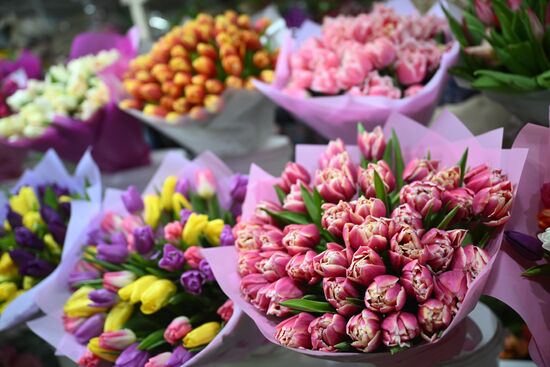 Russia Women’s Day Flowers Selling