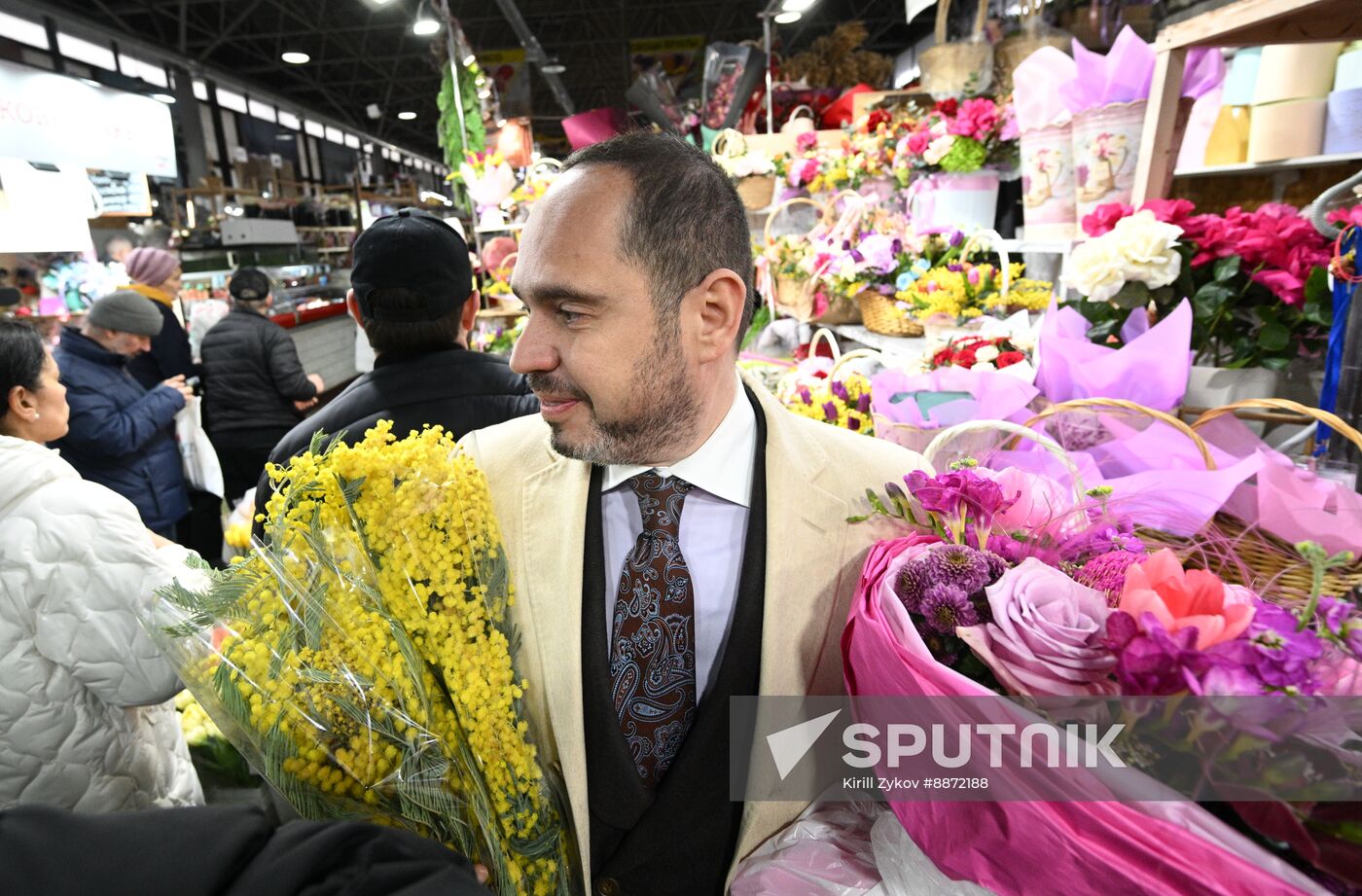 Russia Women’s Day Flowers Selling