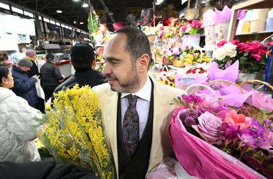 Russia Women’s Day Flowers Selling