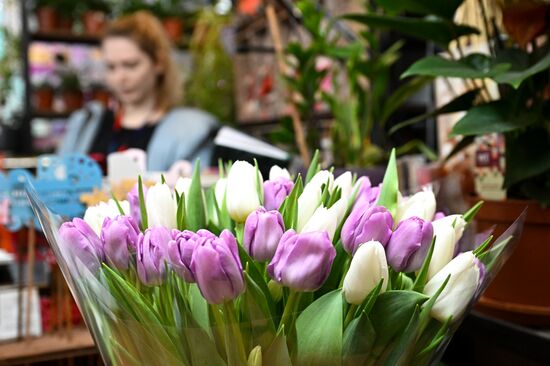 Russia Women’s Day Flowers Selling