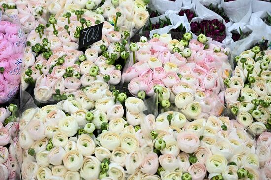 Russia Women’s Day Flowers Selling