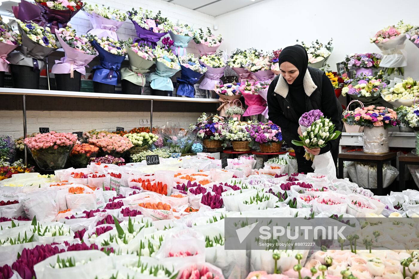 Russia Women’s Day Flowers Selling