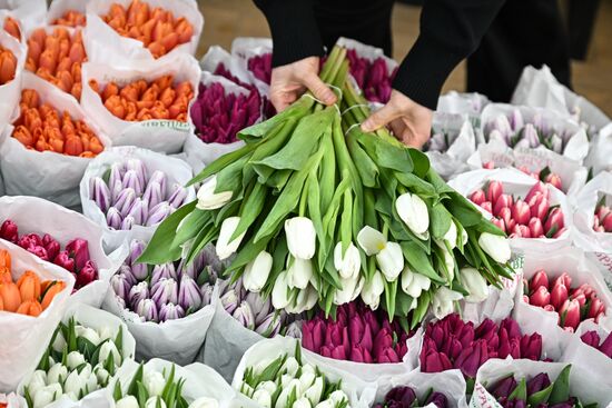 Russia Women’s Day Flowers Selling