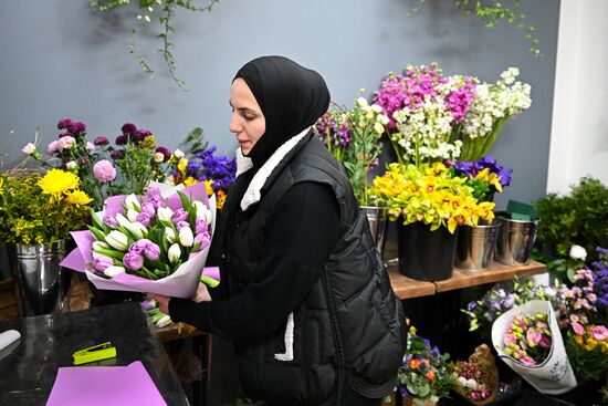 Russia Women’s Day Flowers Selling