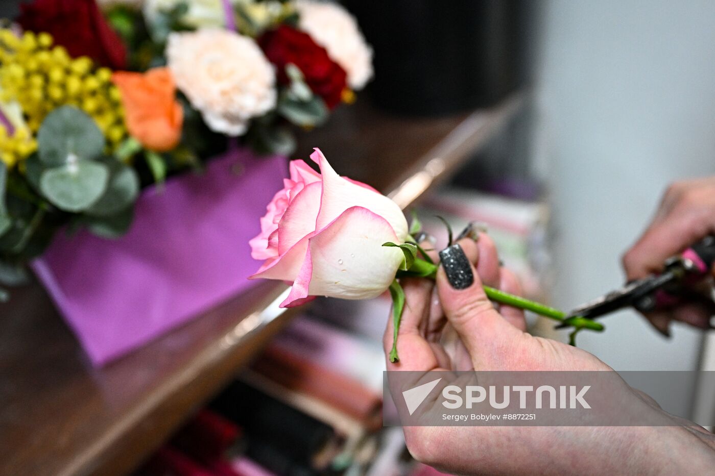 Russia Women’s Day Flowers Selling