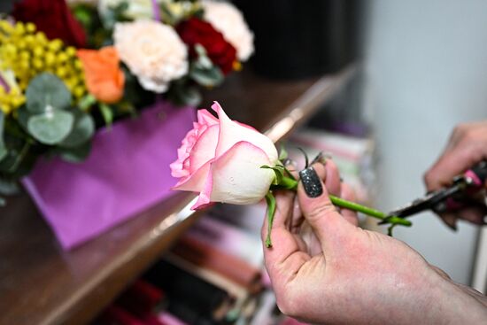 Russia Women’s Day Flowers Selling