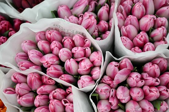 Russia Women’s Day Flowers Selling