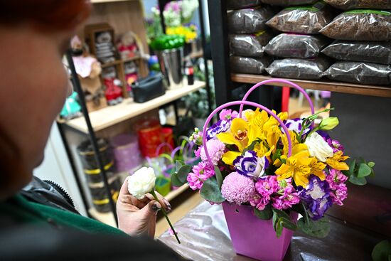 Russia Women’s Day Flowers Selling