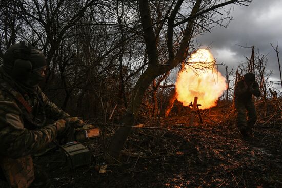 Russia Ukraine Kursk Attack Mortar Crew