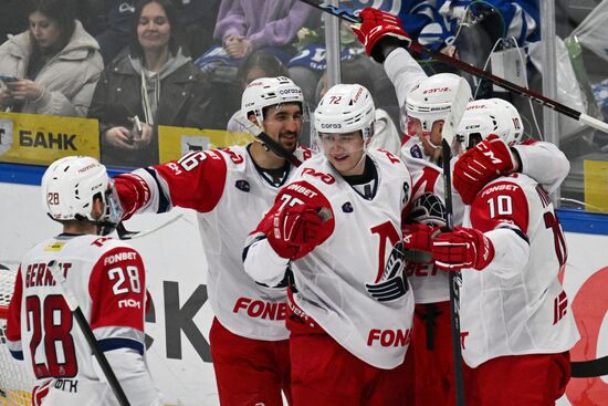 Russia Ice Hockey Kontinental League Dynamo - Lokomotiv