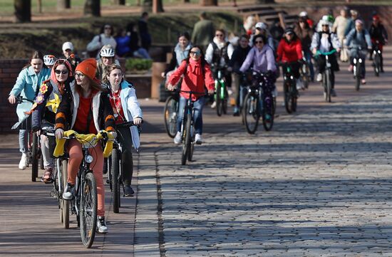Russia Women's Day Bicycle Ride