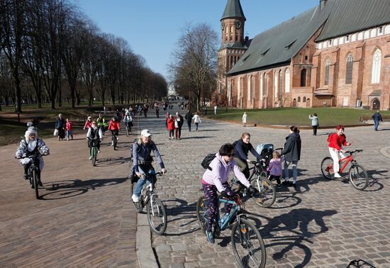 Russia Women's Day Bicycle Ride