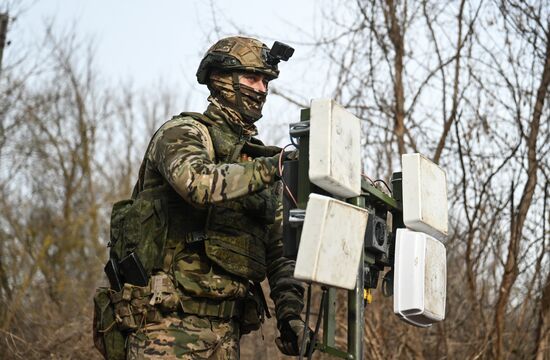 Russia Ukraine Kursk Attack Electronic Warfare