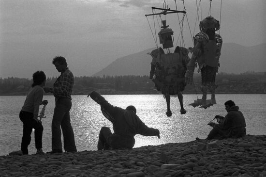 Smile youth amateur puppet theater