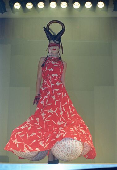 Top stylist Dmitry Vinokurov's show, Beauty in Harmony