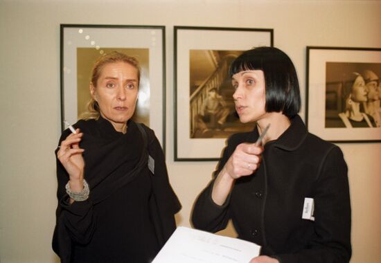 Art-Manege 1998 art fair in Moscow