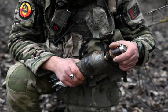 Russia Ukraine Kursk Attack Mortar Crew