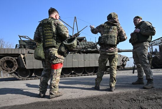 Russia Ukraine Kursk Attack Captured Tank