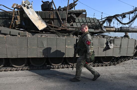 Russia Ukraine Kursk Attack Captured Tank